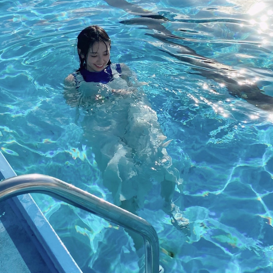 【日向坂46】金村美玖、お寿司ががプールの写真あげてる : 欅坂46dx